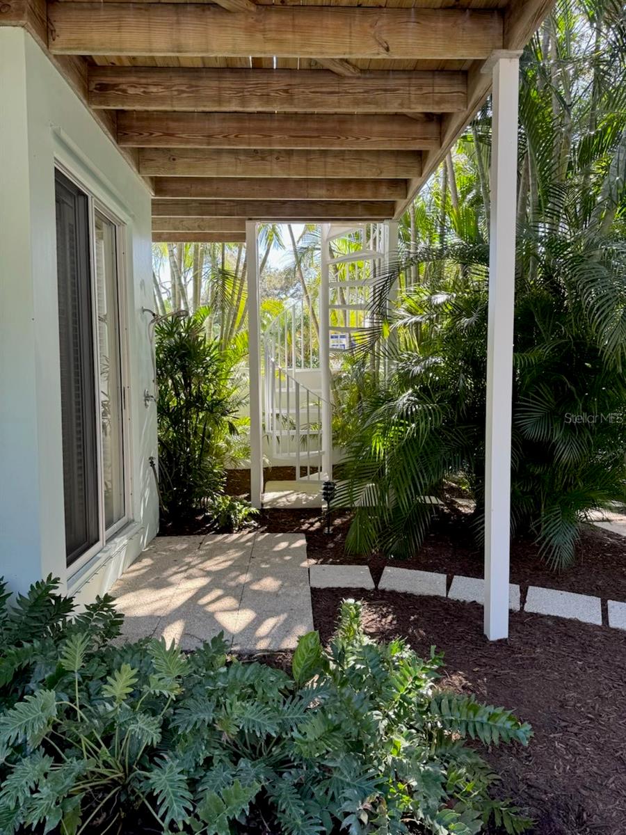 V4947182 Property Photo