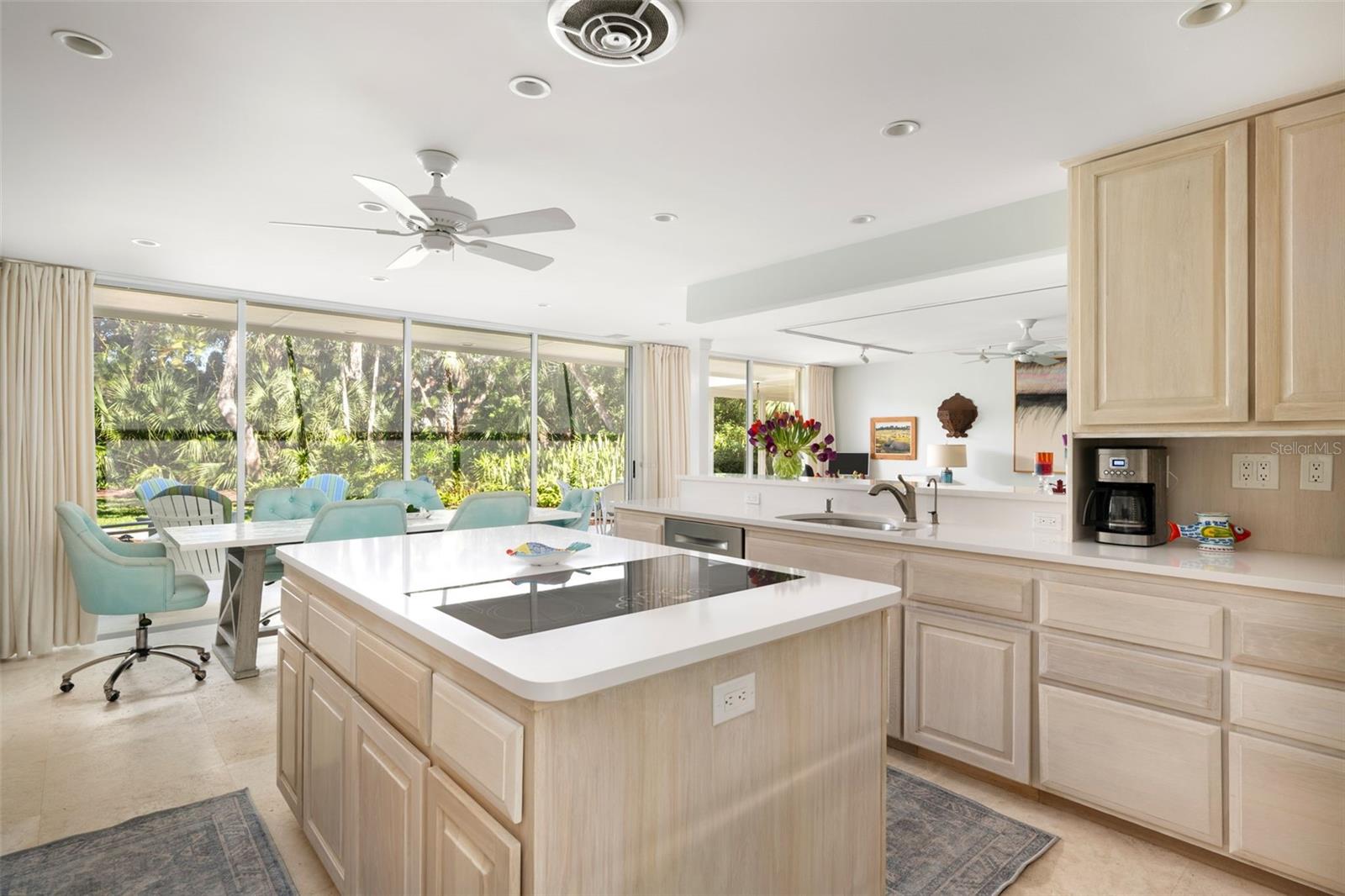 V4947182 Property Photo