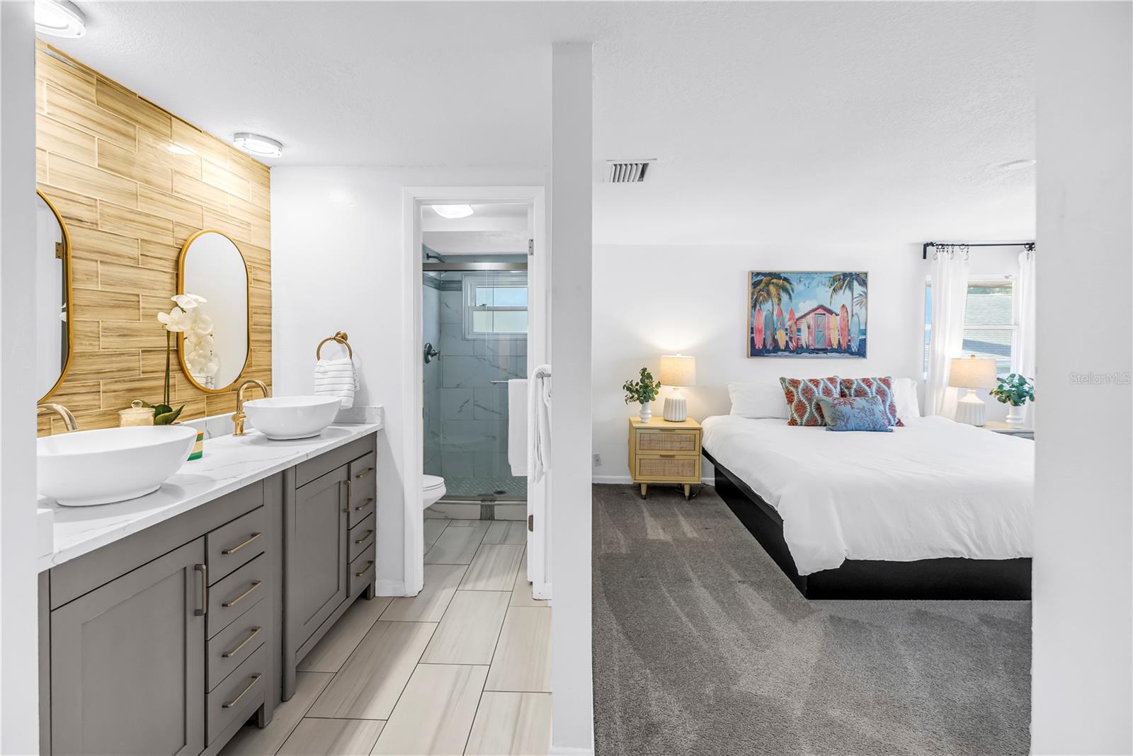 Am oversized master bedroom en-suite