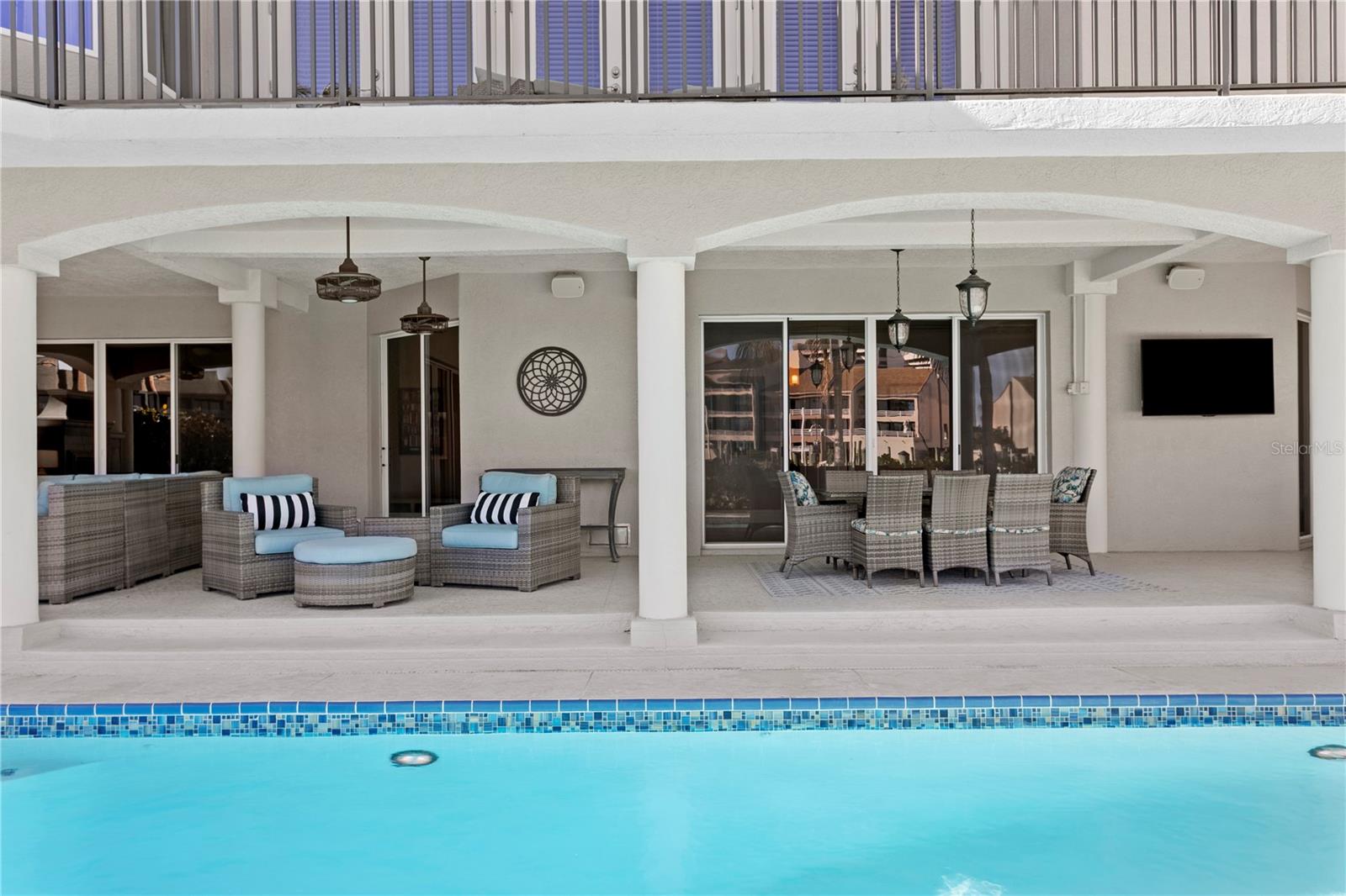 TB8473103 Property Photo