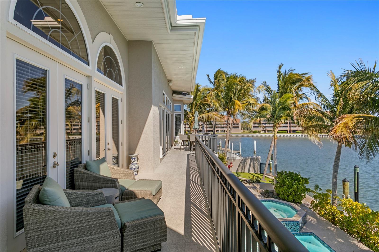 TB8473103 Property Photo