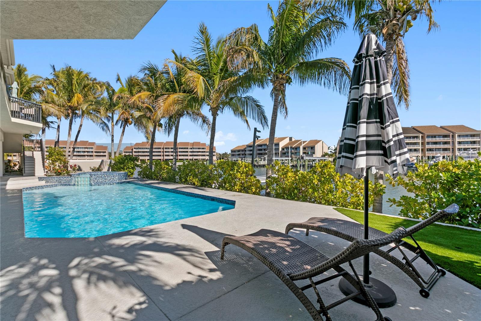 TB8473103 Property Photo