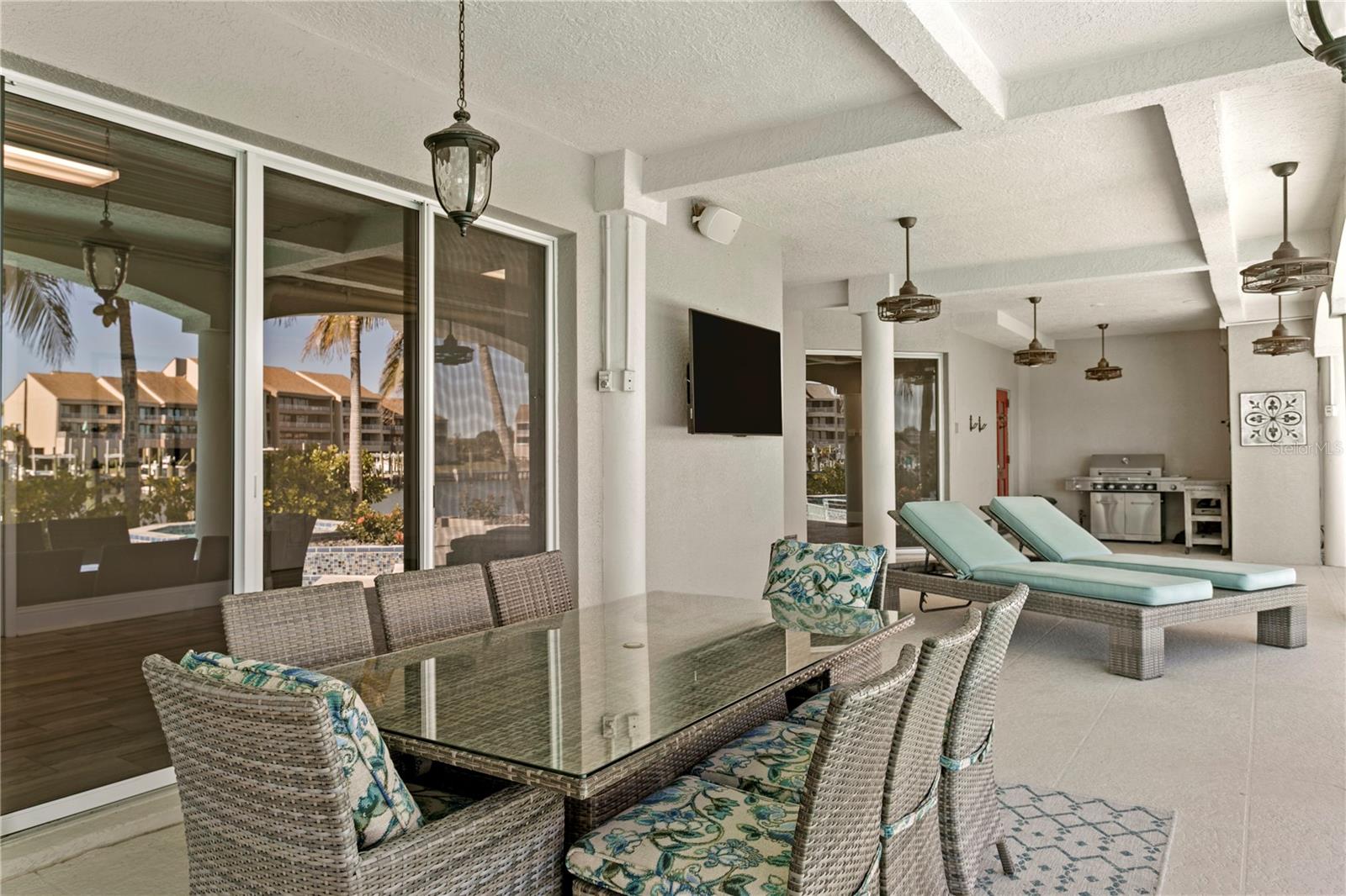 TB8473103 Property Photo