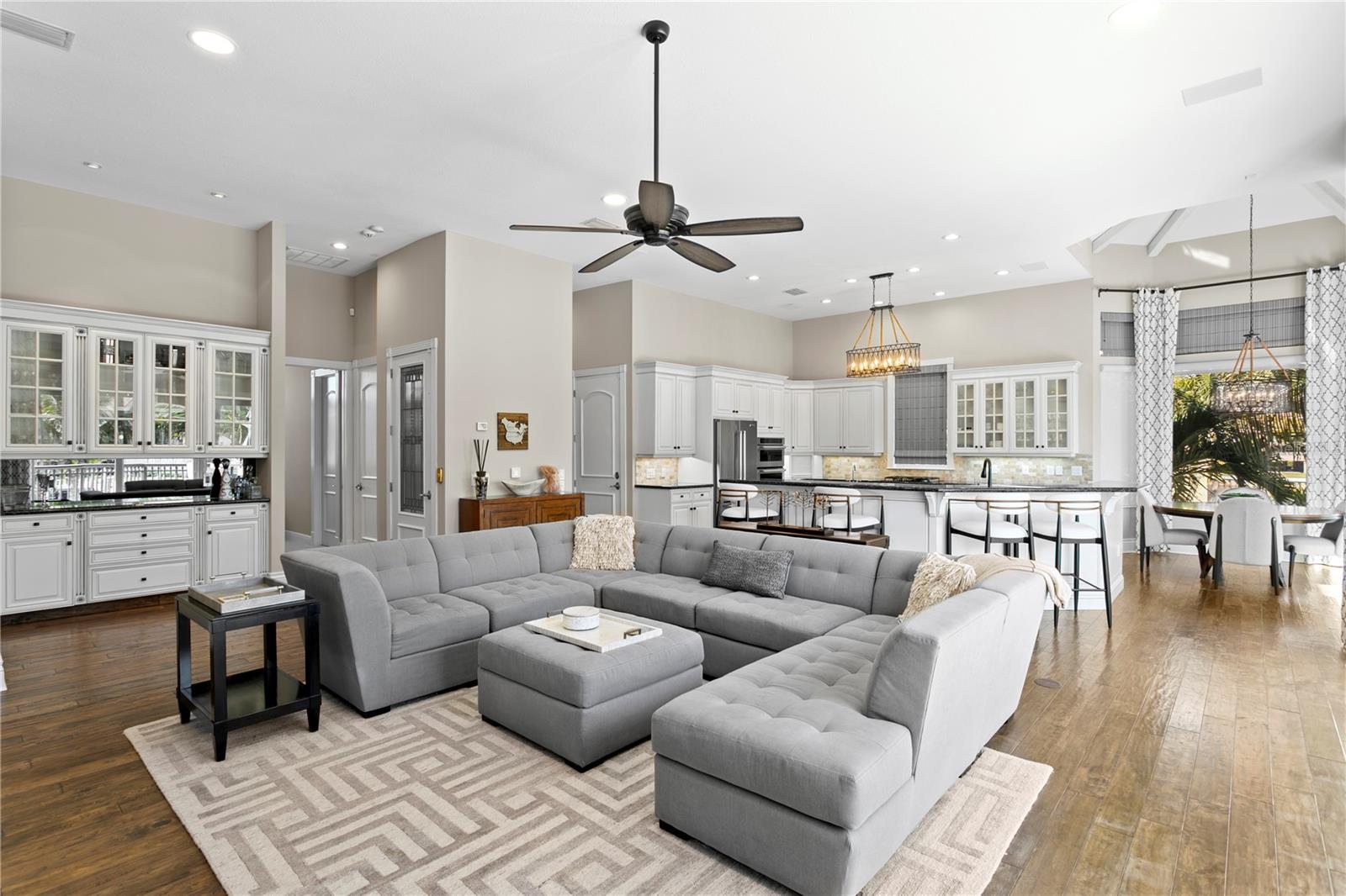 TB8473103 Property Photo