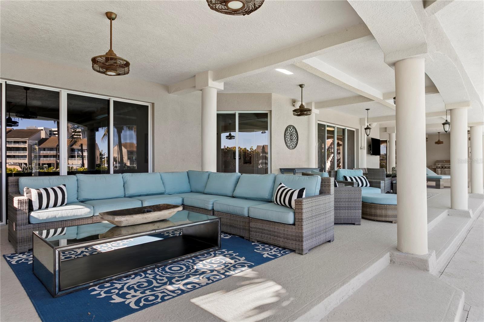 TB8473103 Property Photo