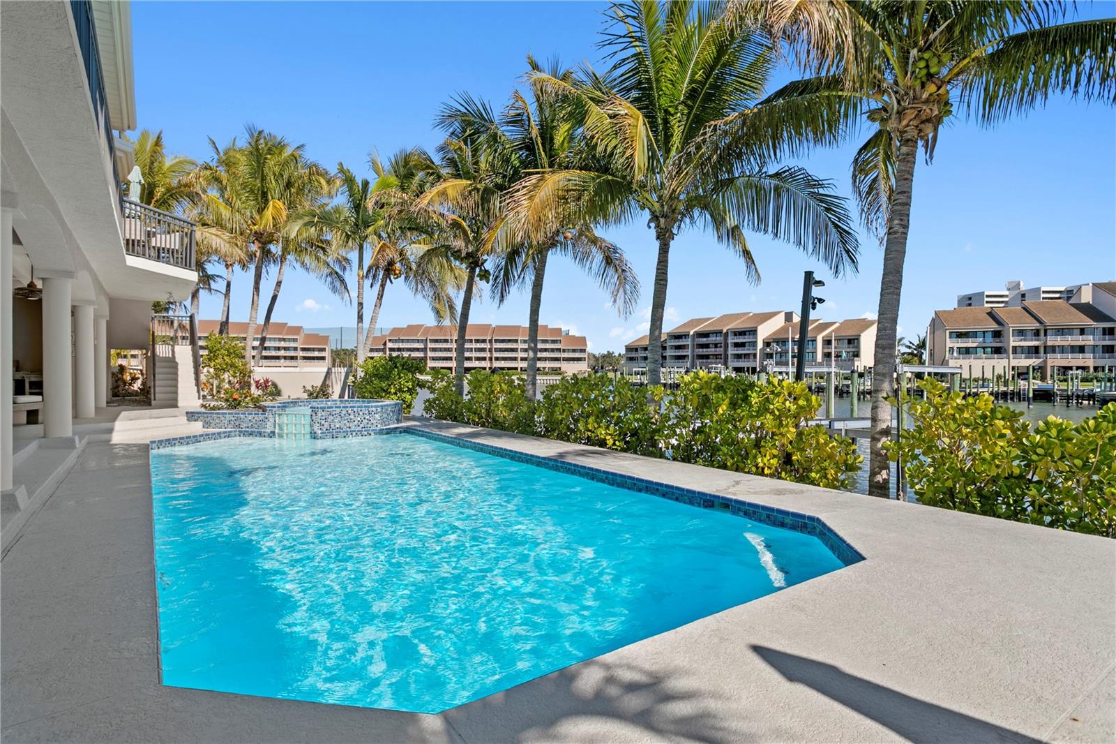 TB8473103 Property Photo