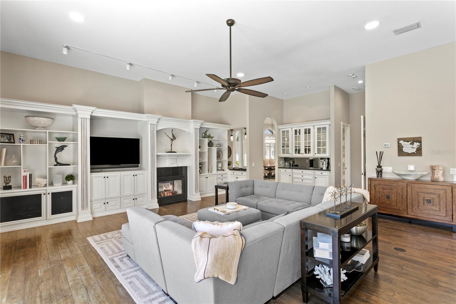 TB8473103 Property Photo