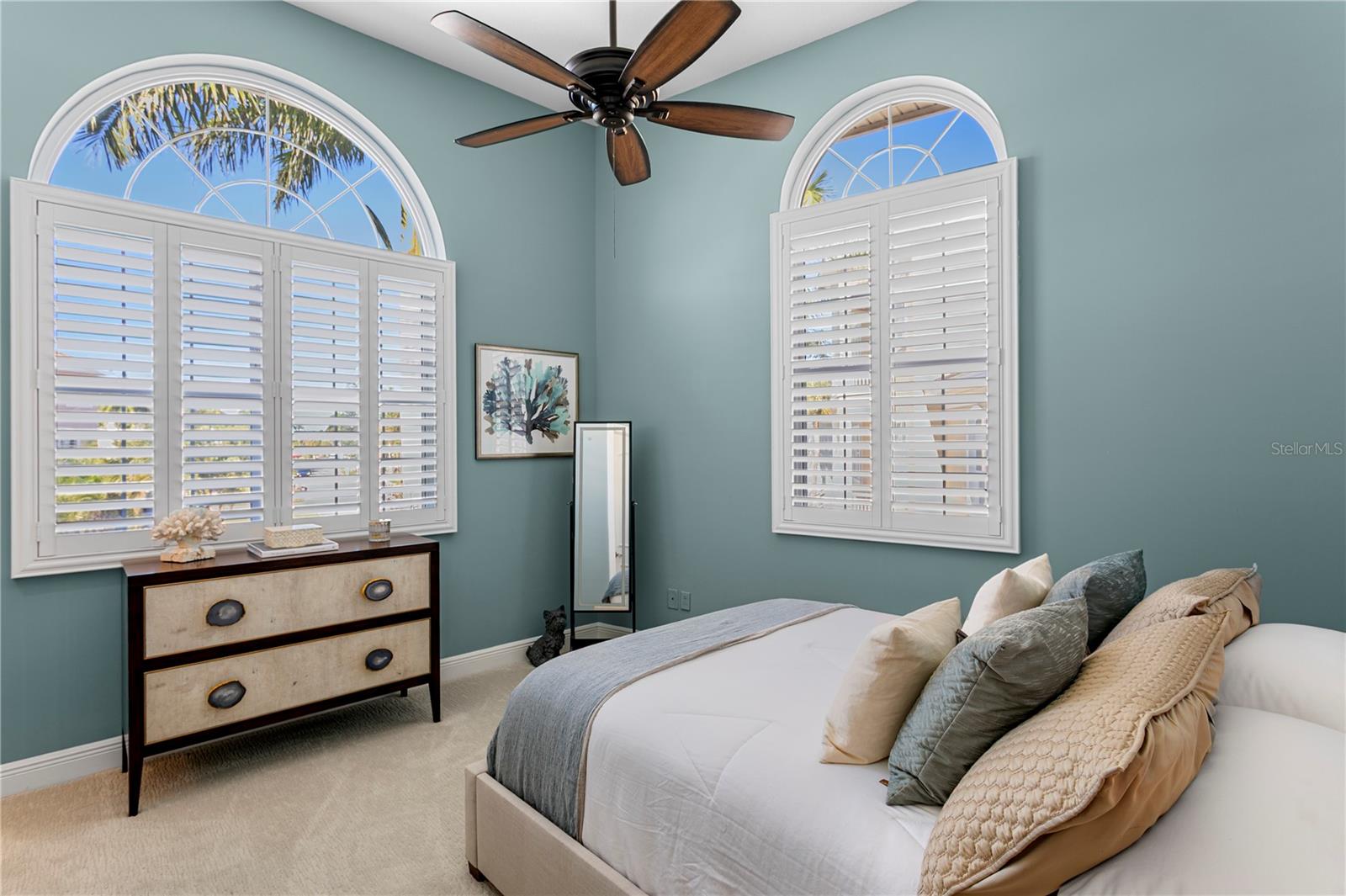 TB8473103 Property Photo