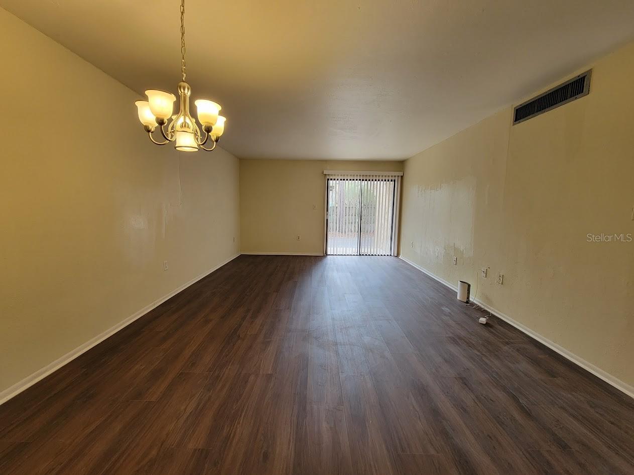 OM718195 Property Photo