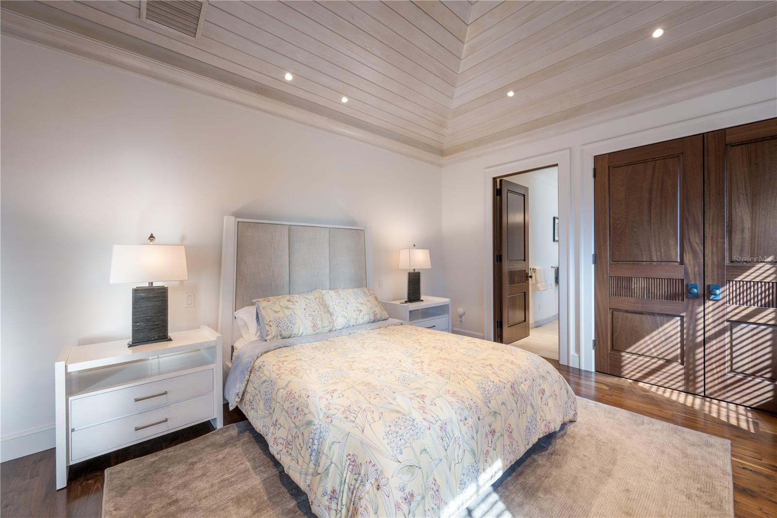 D6146024 Property Photo