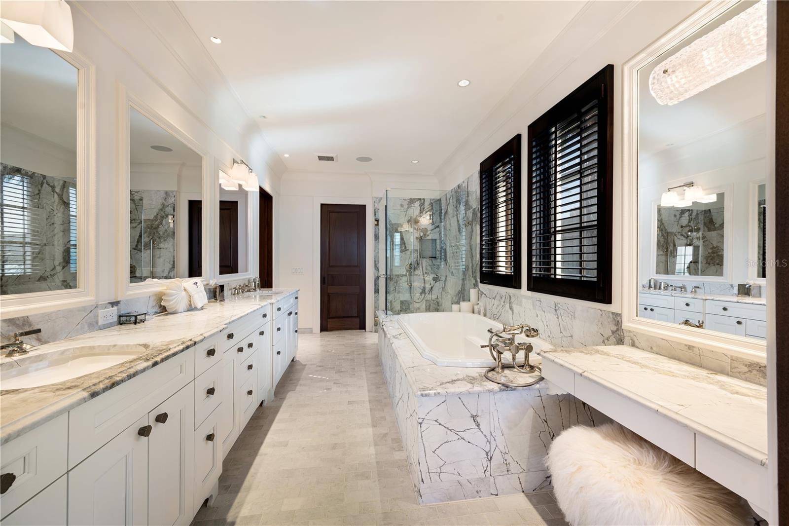 D6146024 Property Photo