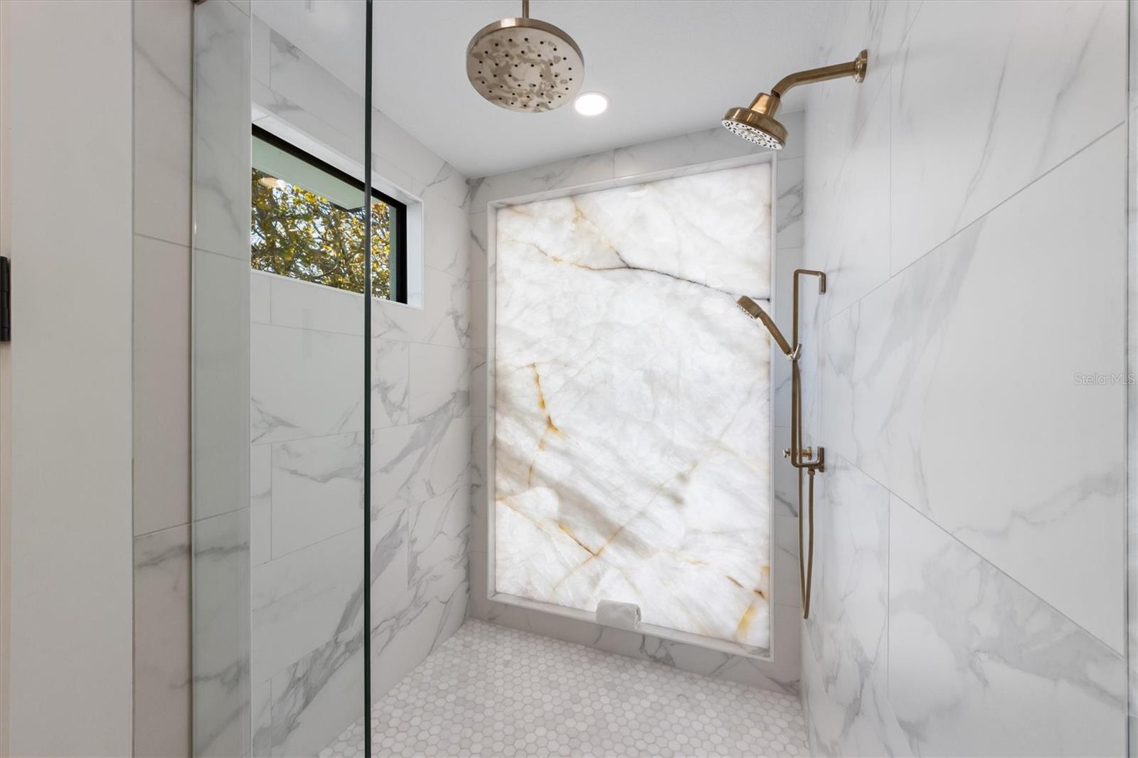 A4681449 Property Photo