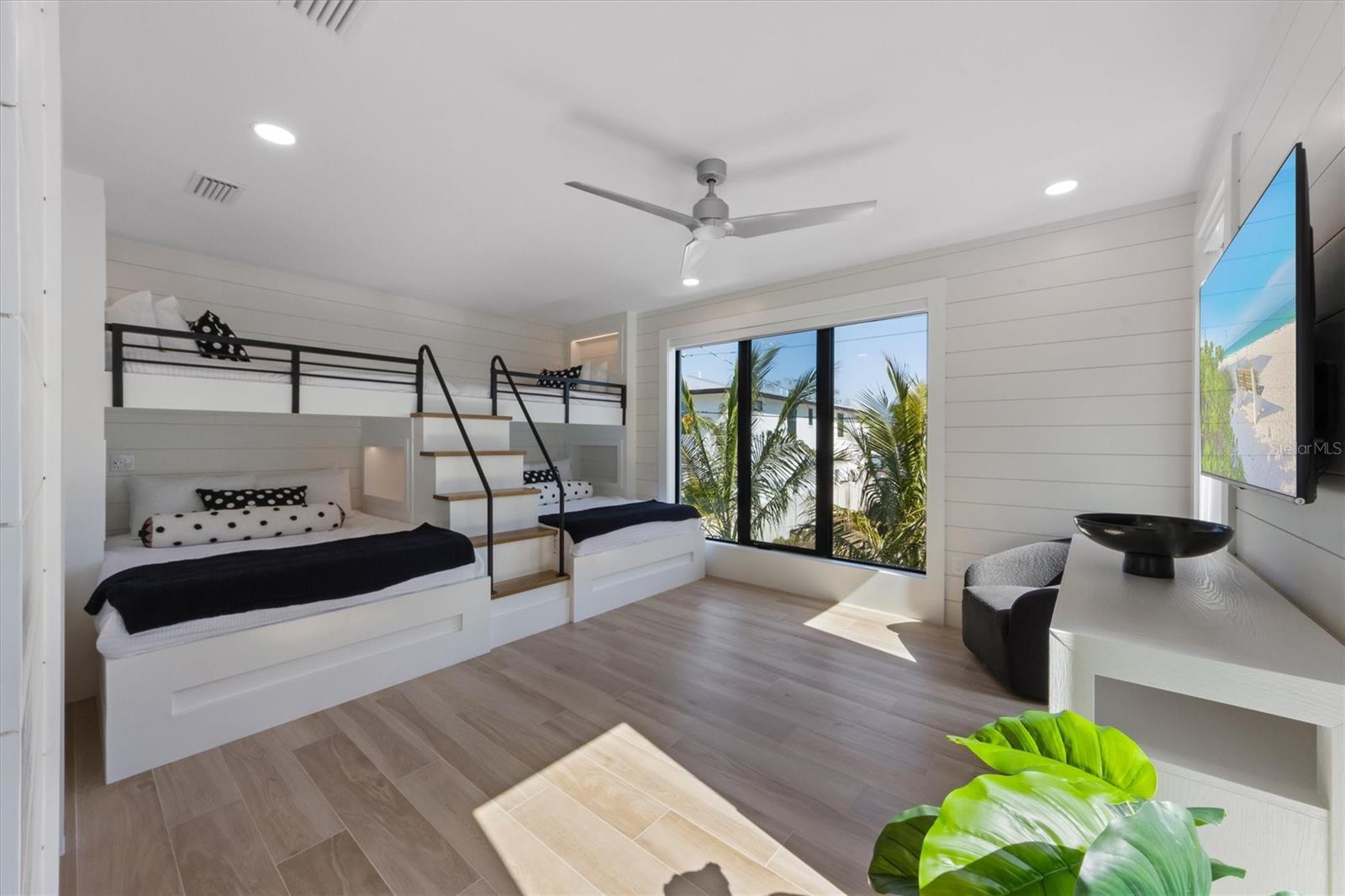 A4681449 Property Photo