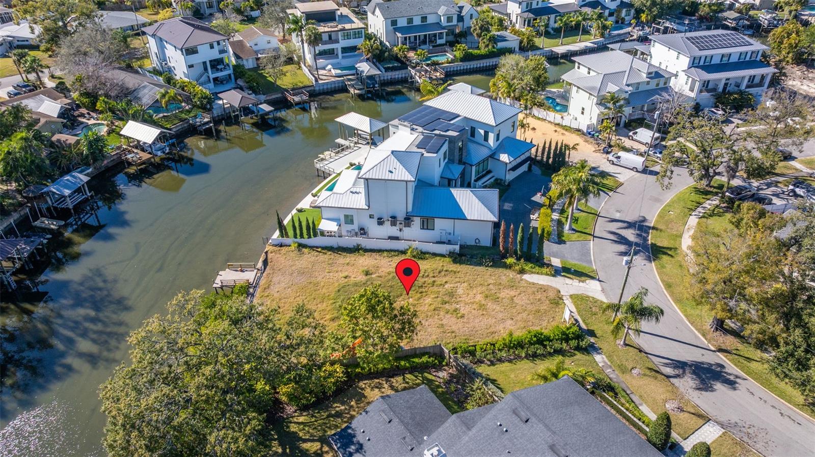 TB8473225 Property Photo