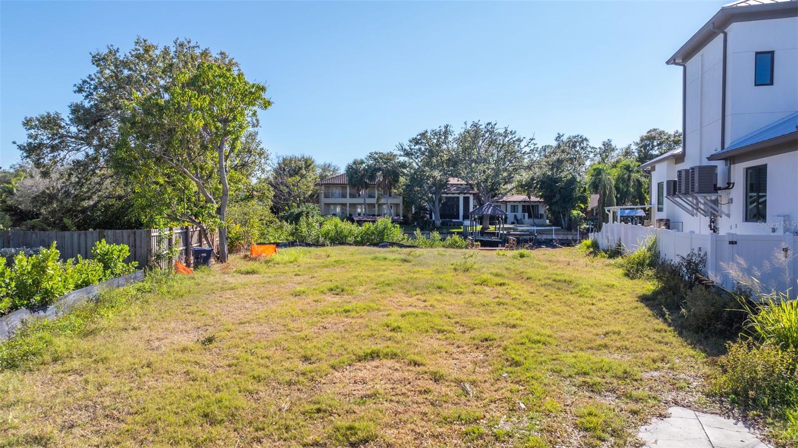 TB8473225 Property Photo