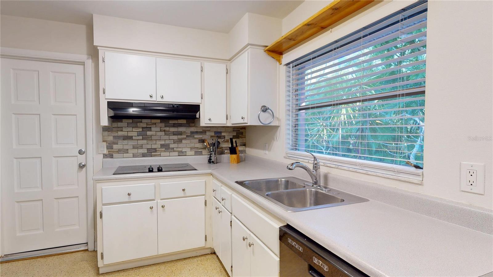 1546 BELLEAIR RD, CLEARWATER, FL, 33756