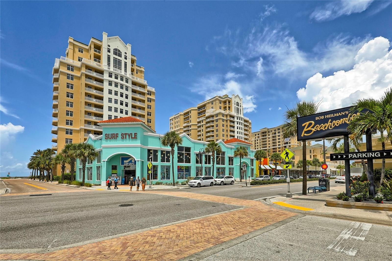 Shops and dining on Clearwater beach