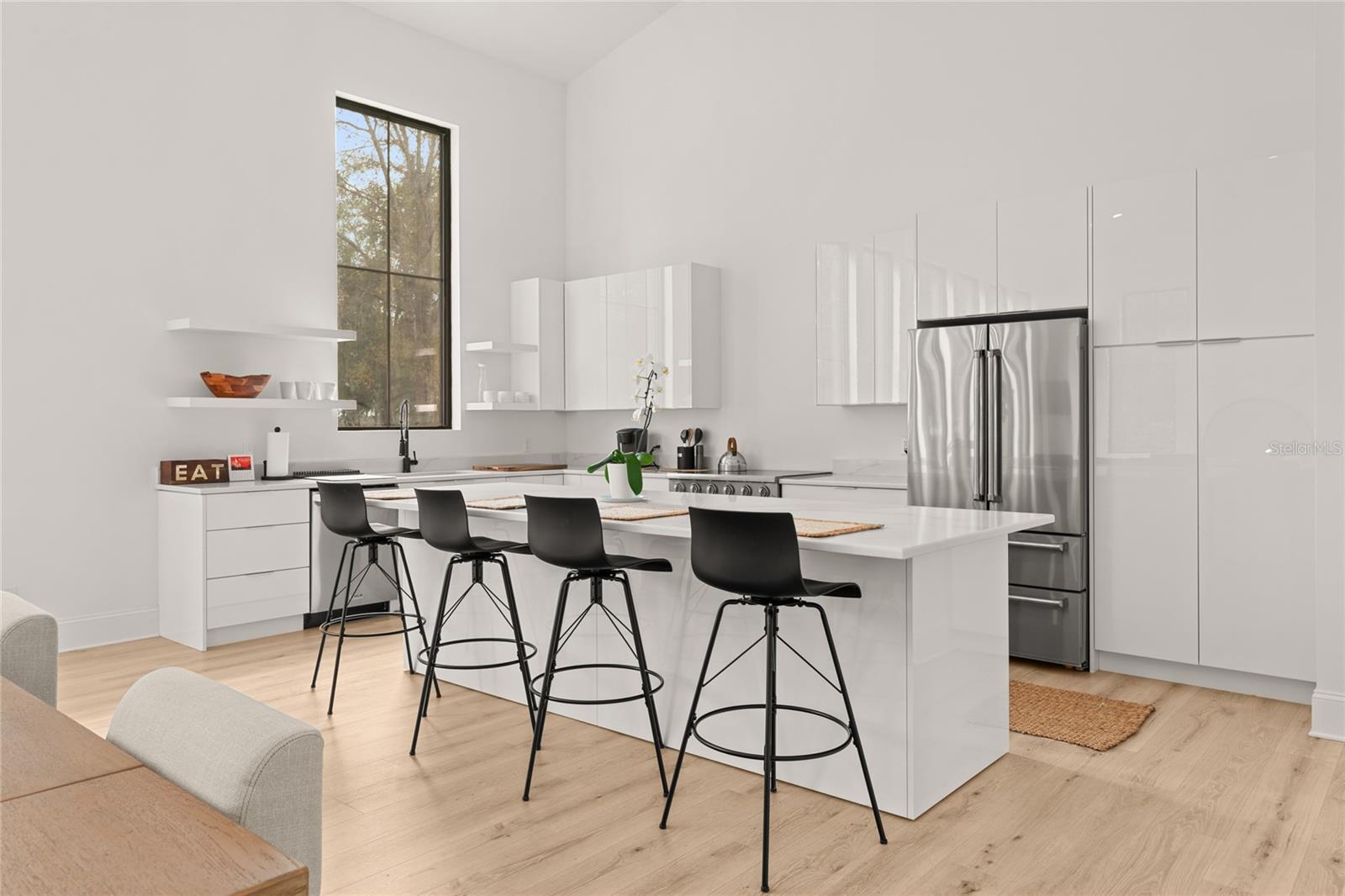 OM718236 Property Photo