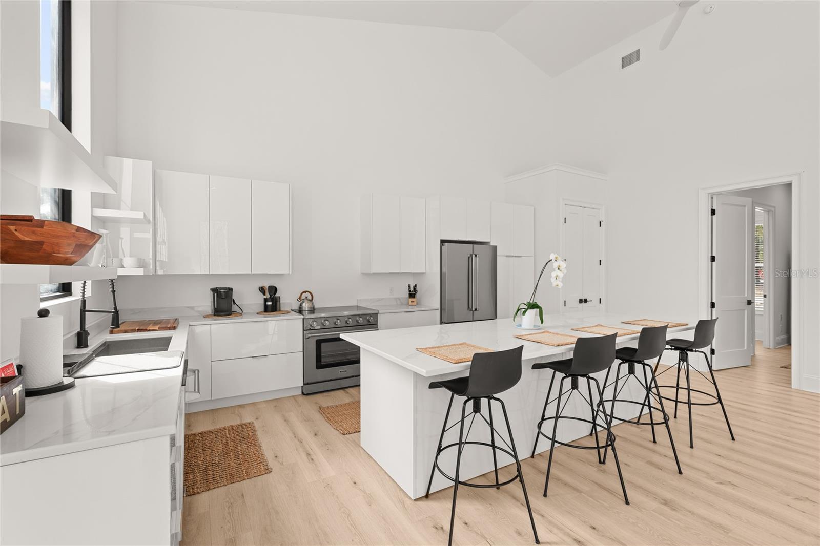 OM718236 Property Photo