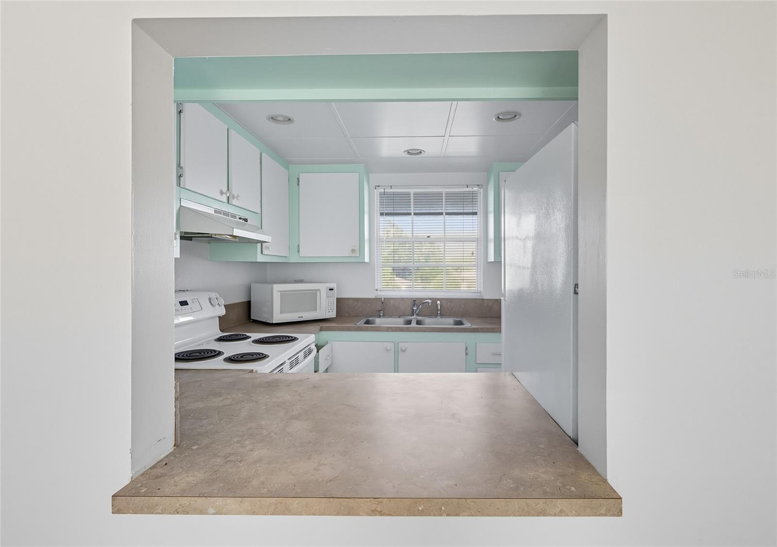 TB8473352 Property Photo