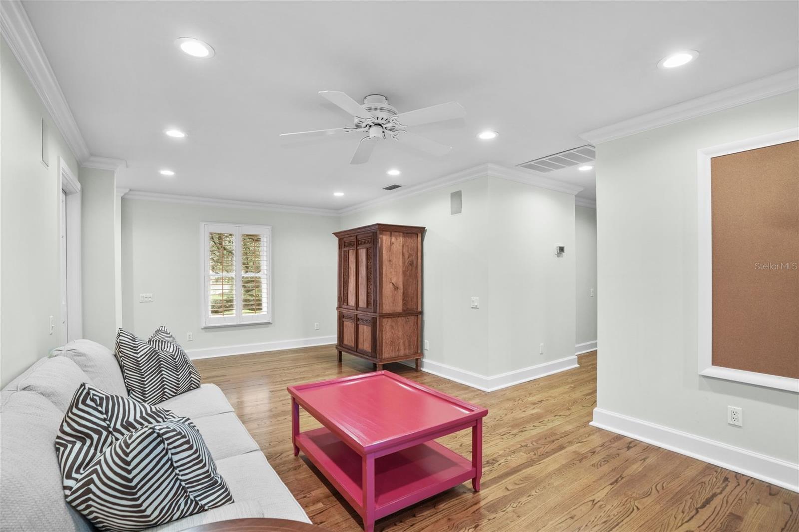 TB8473353 Property Photo