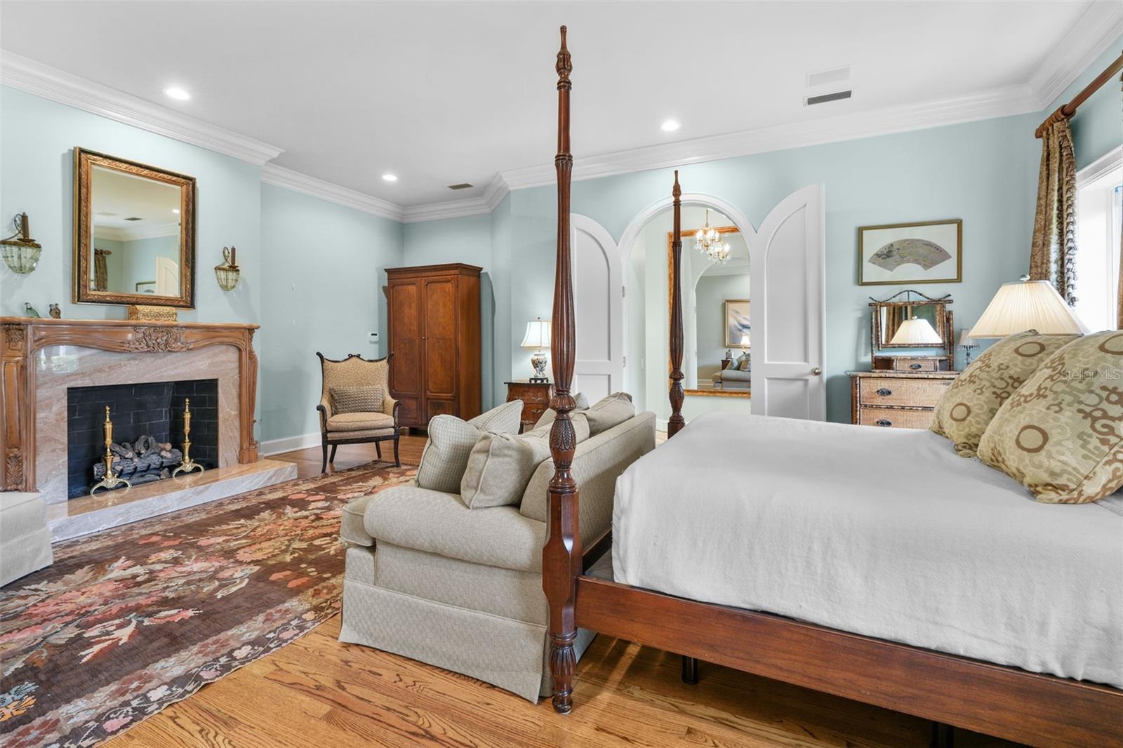 TB8473353 Property Photo