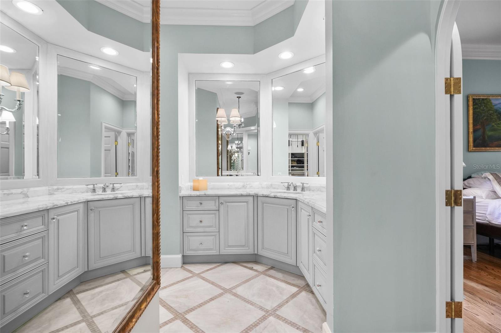 TB8473353 Property Photo