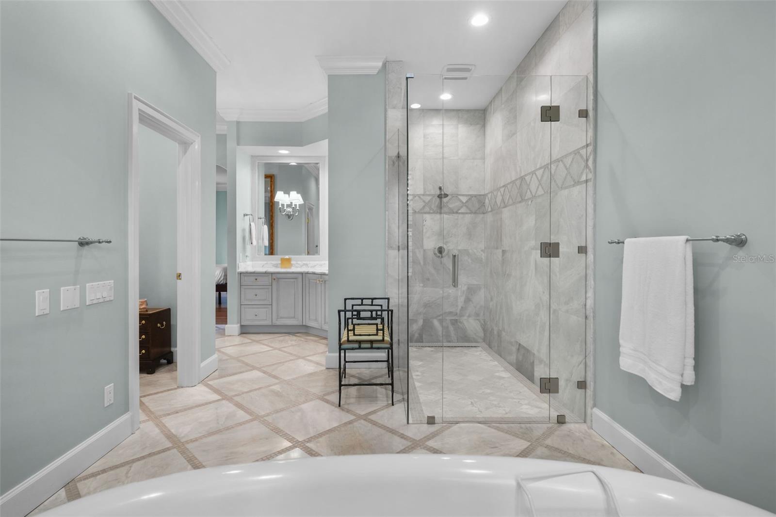 TB8473353 Property Photo