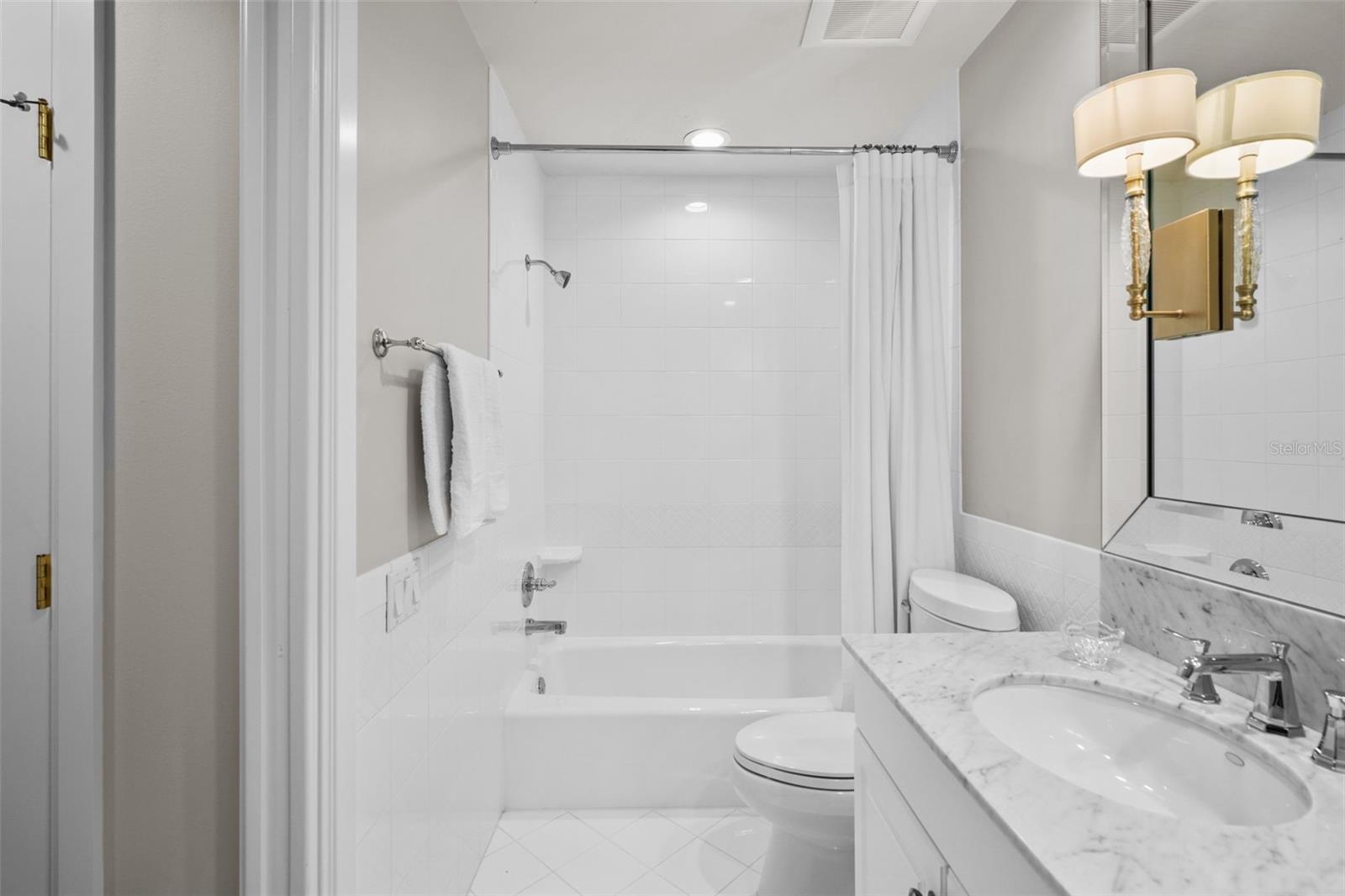 TB8473353 Property Photo