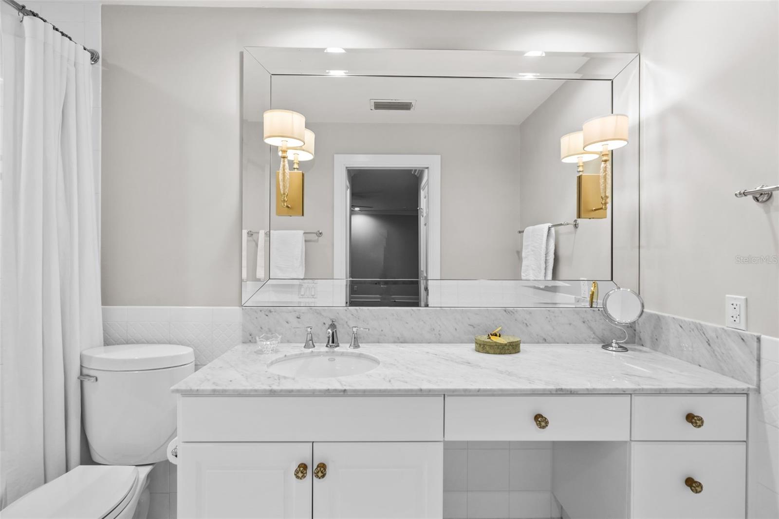 TB8473353 Property Photo