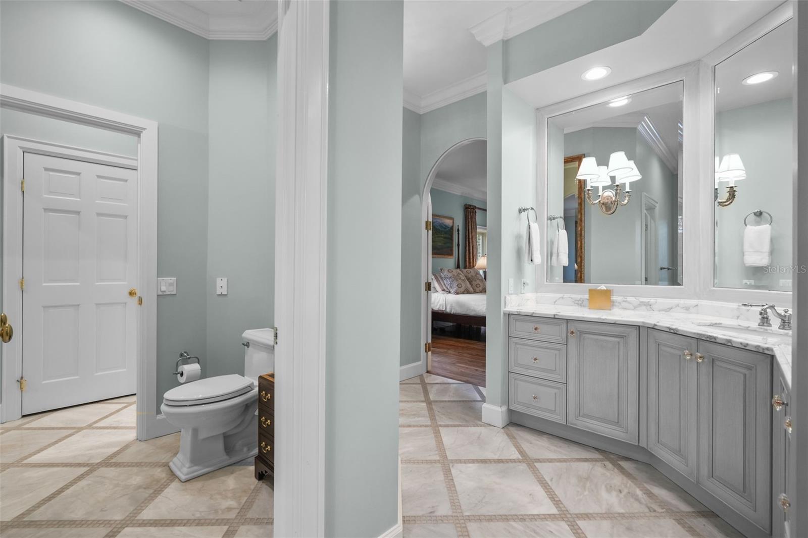 TB8473353 Property Photo