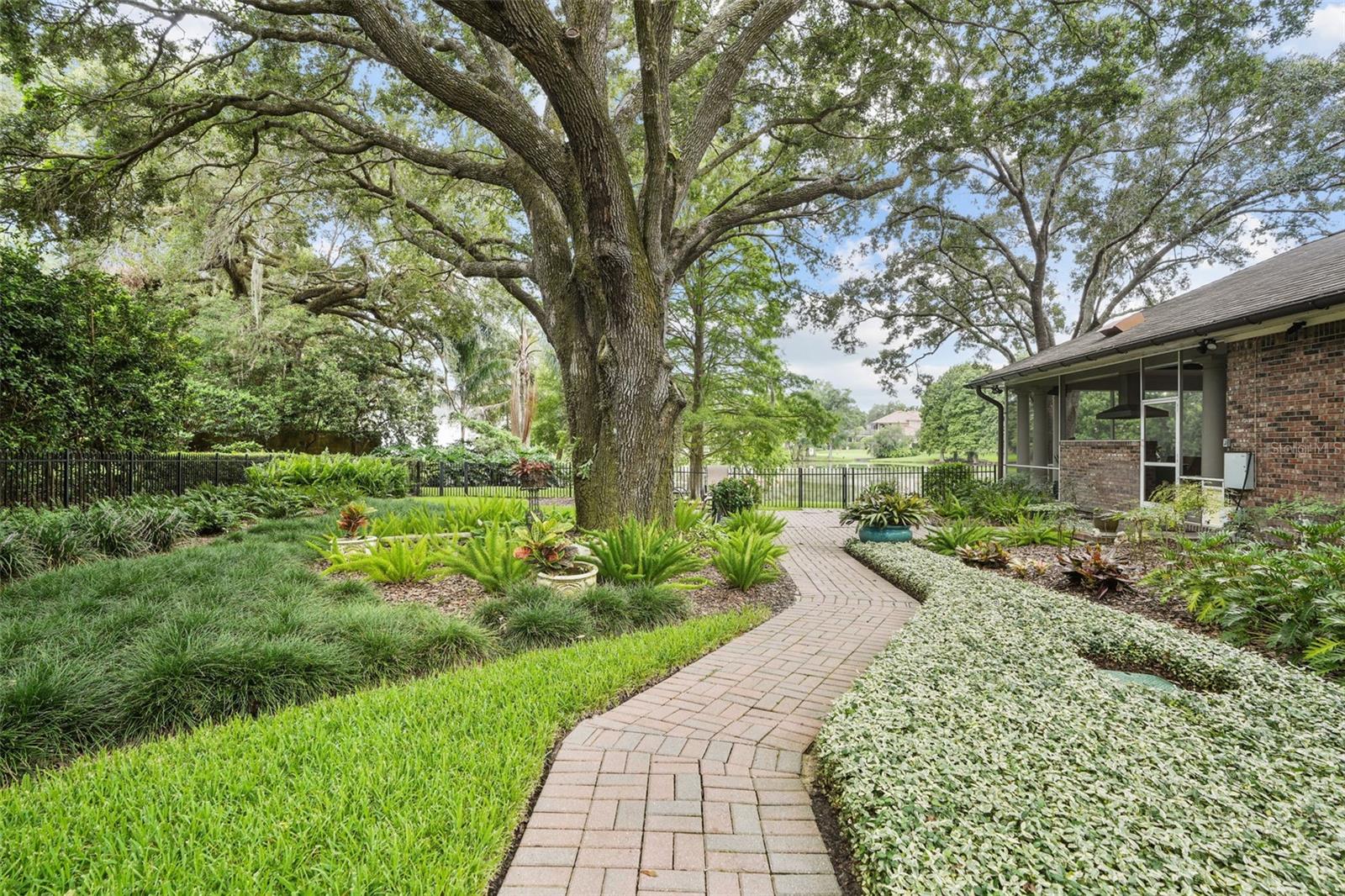 TB8473353 Property Photo