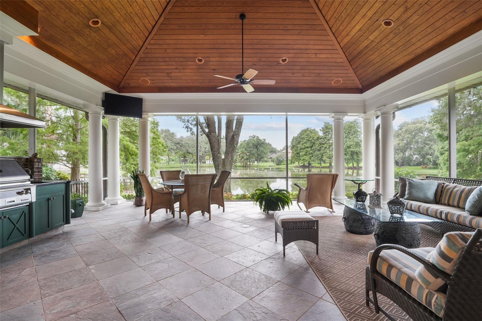 TB8473353 Property Photo