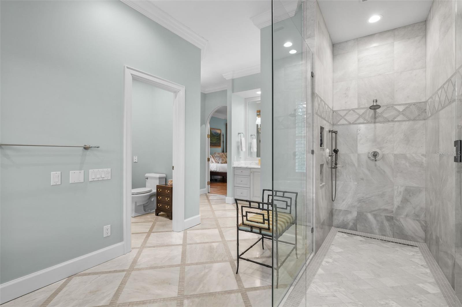 TB8473353 Property Photo