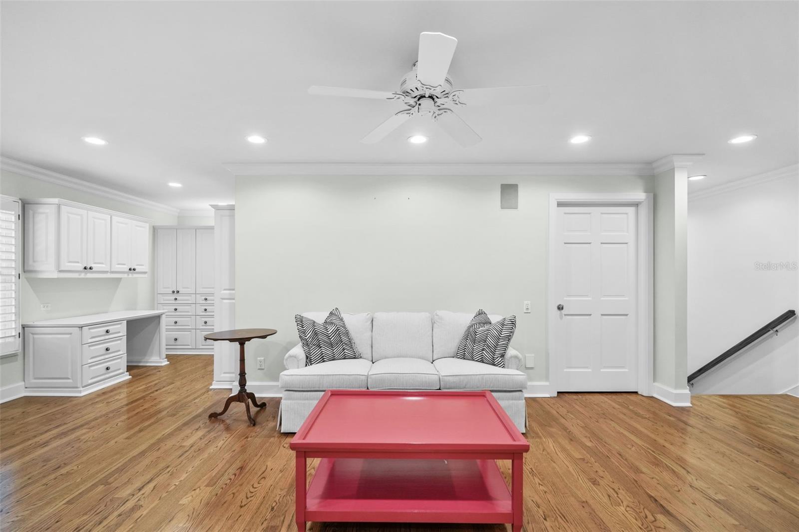 TB8473353 Property Photo