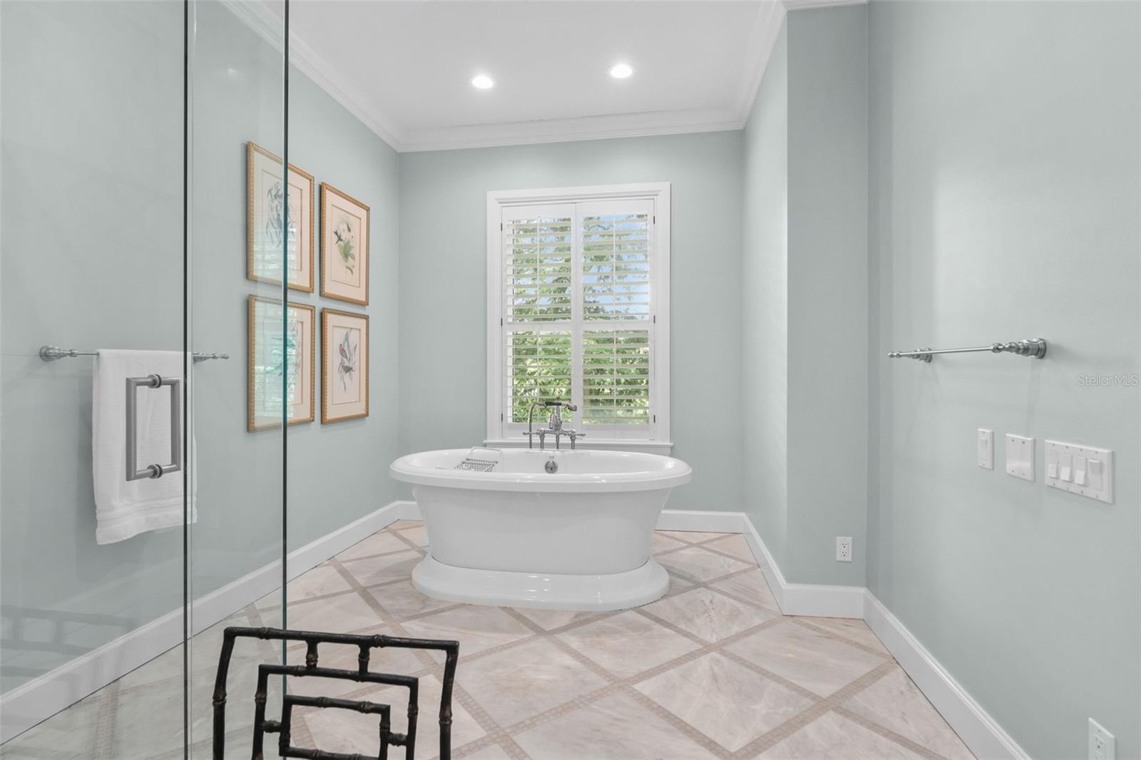 TB8473353 Property Photo