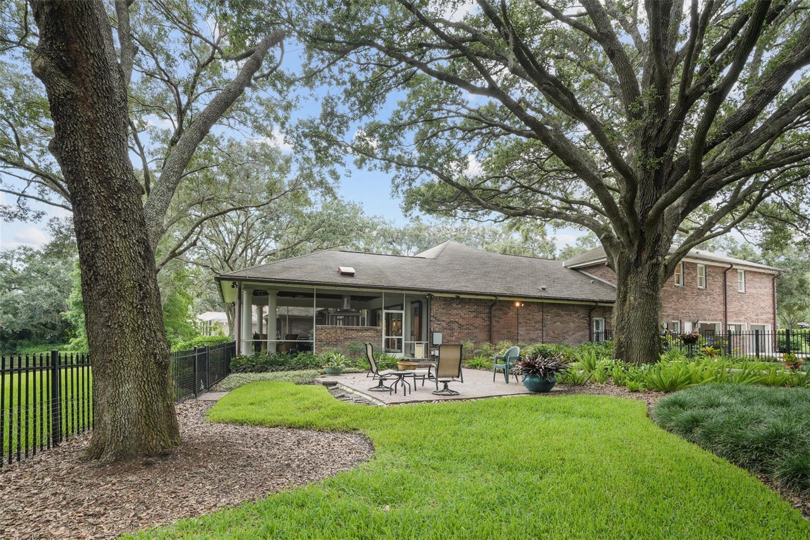 TB8473353 Property Photo