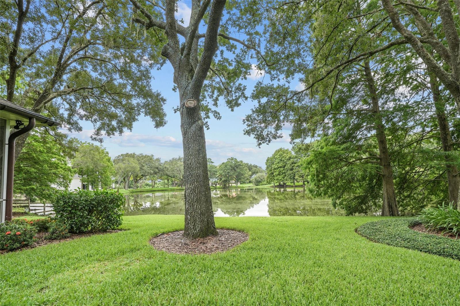 TB8473353 Property Photo