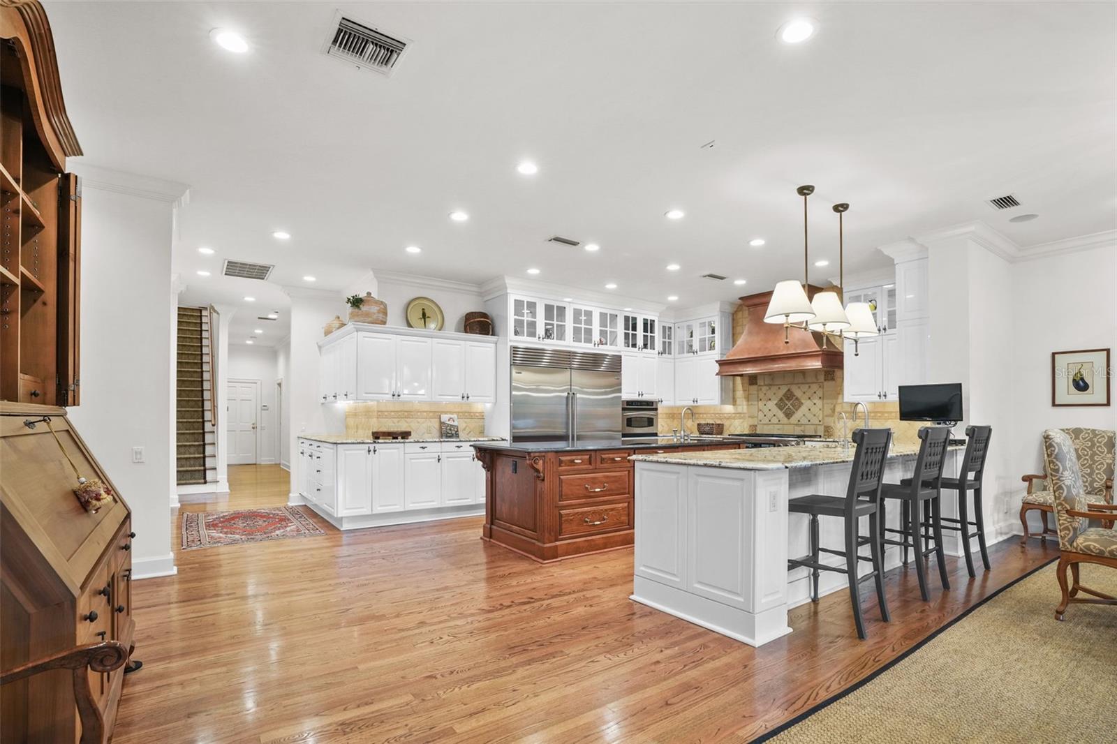 TB8473353 Property Photo