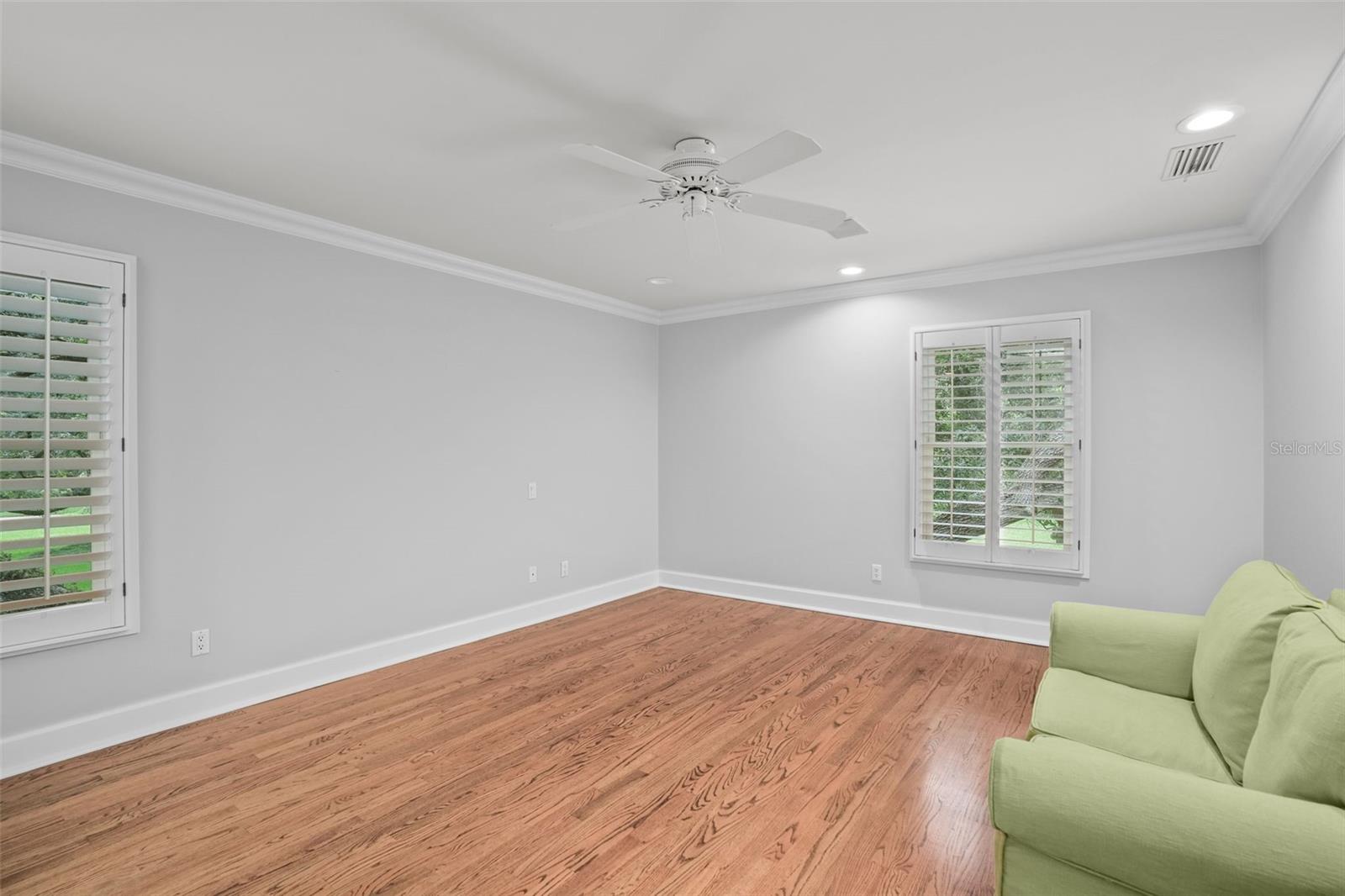 TB8473353 Property Photo