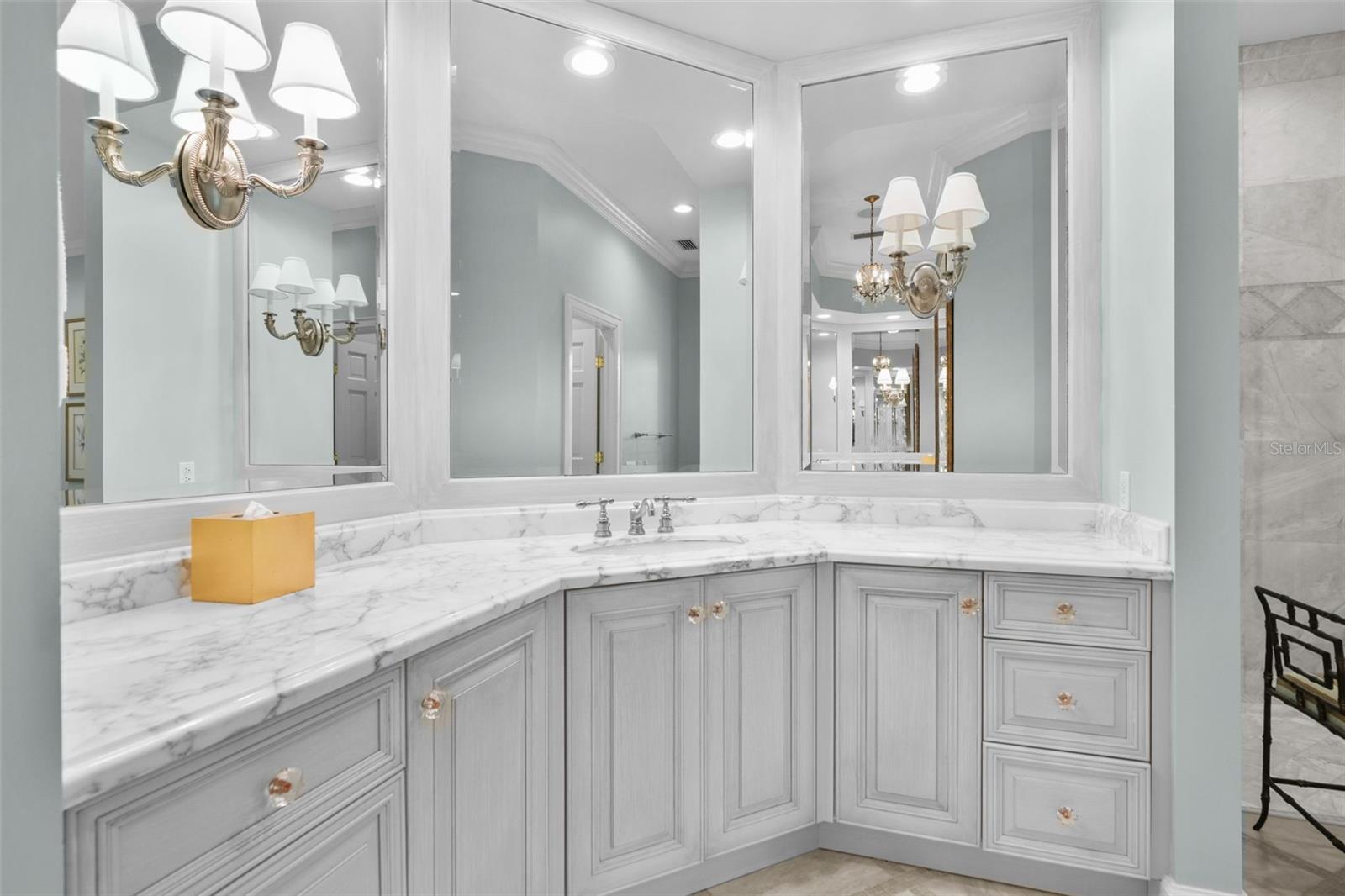 TB8473353 Property Photo