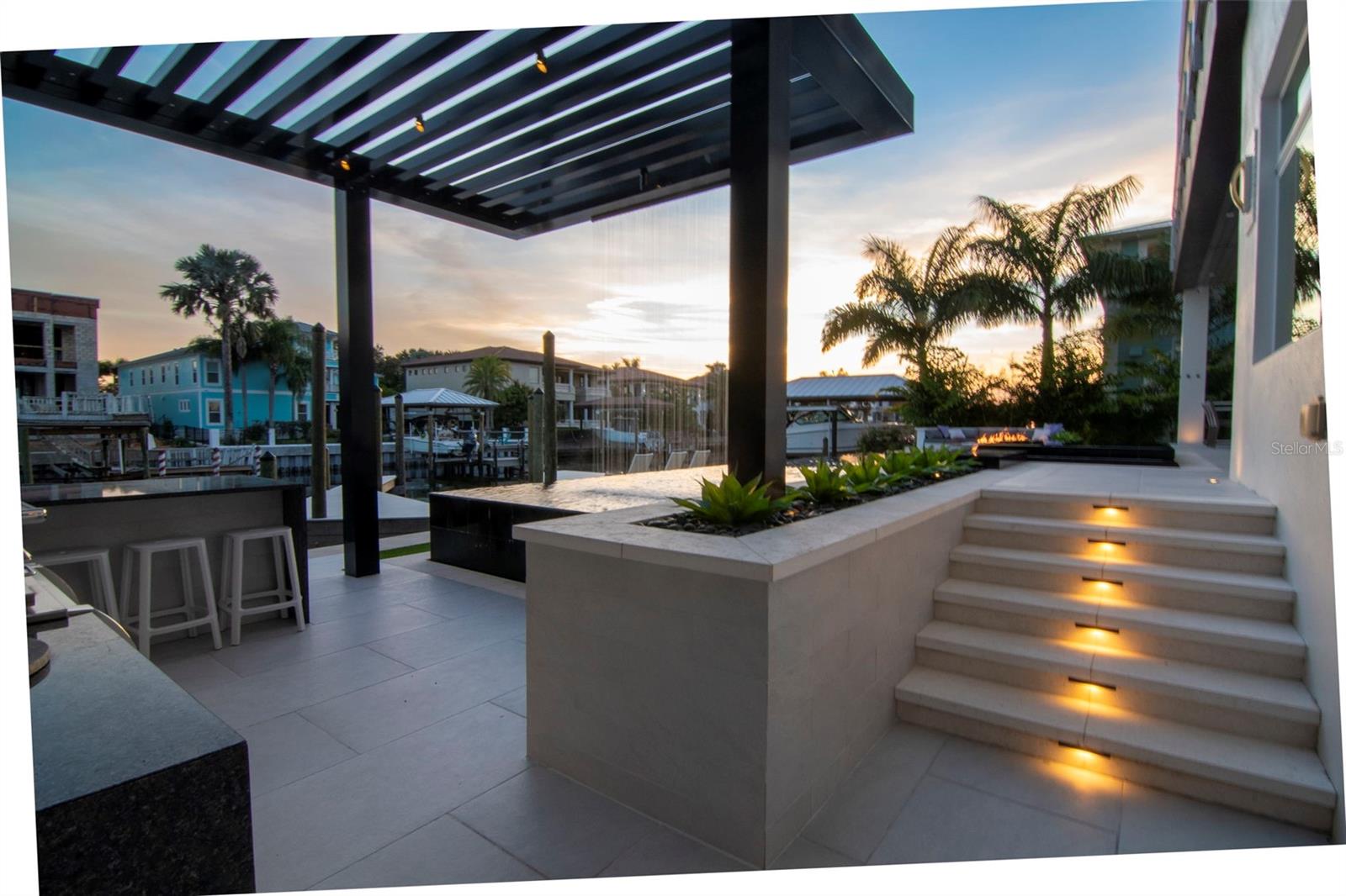 TB8473389 Property Photo