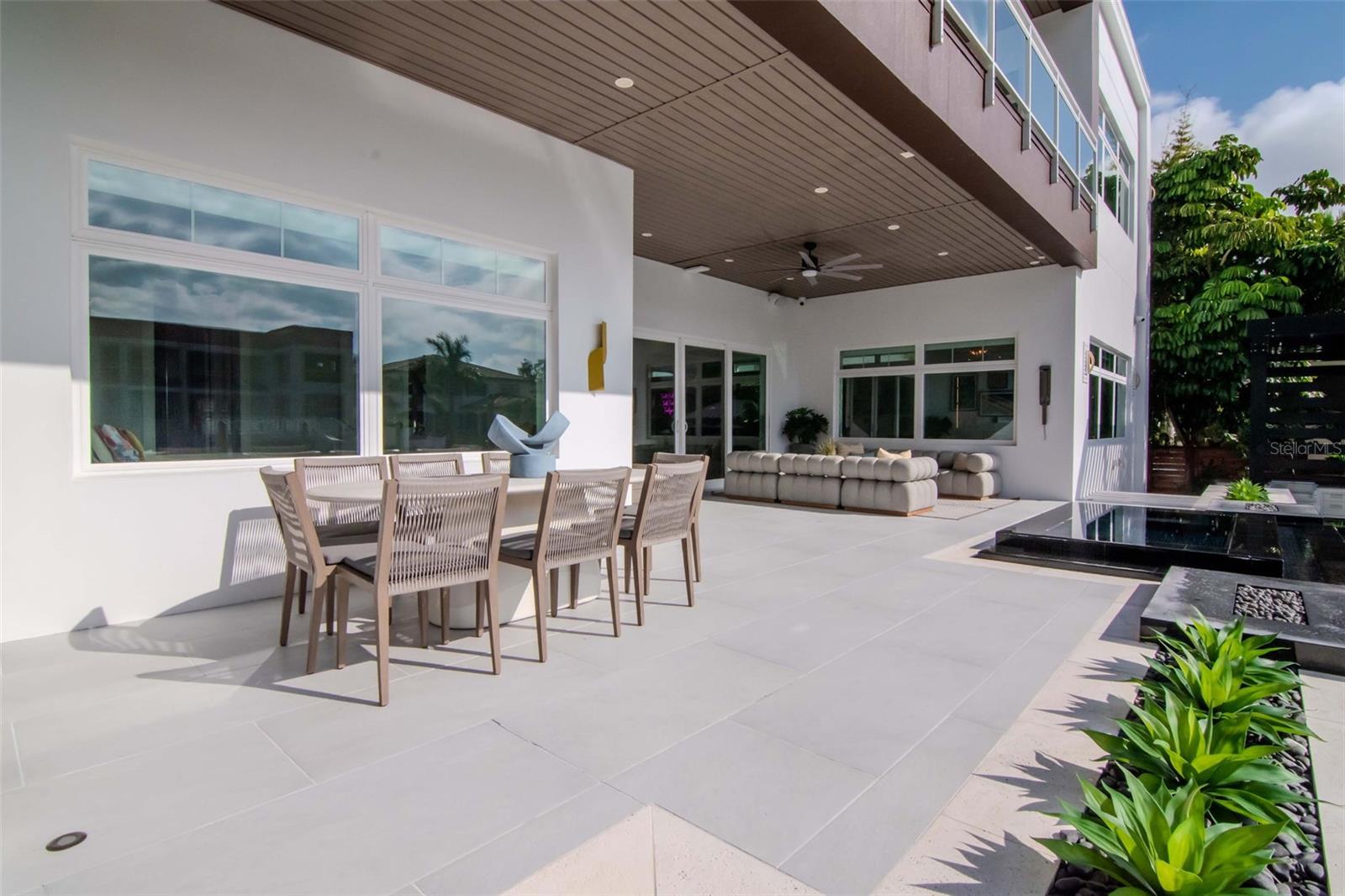 TB8473389 Property Photo