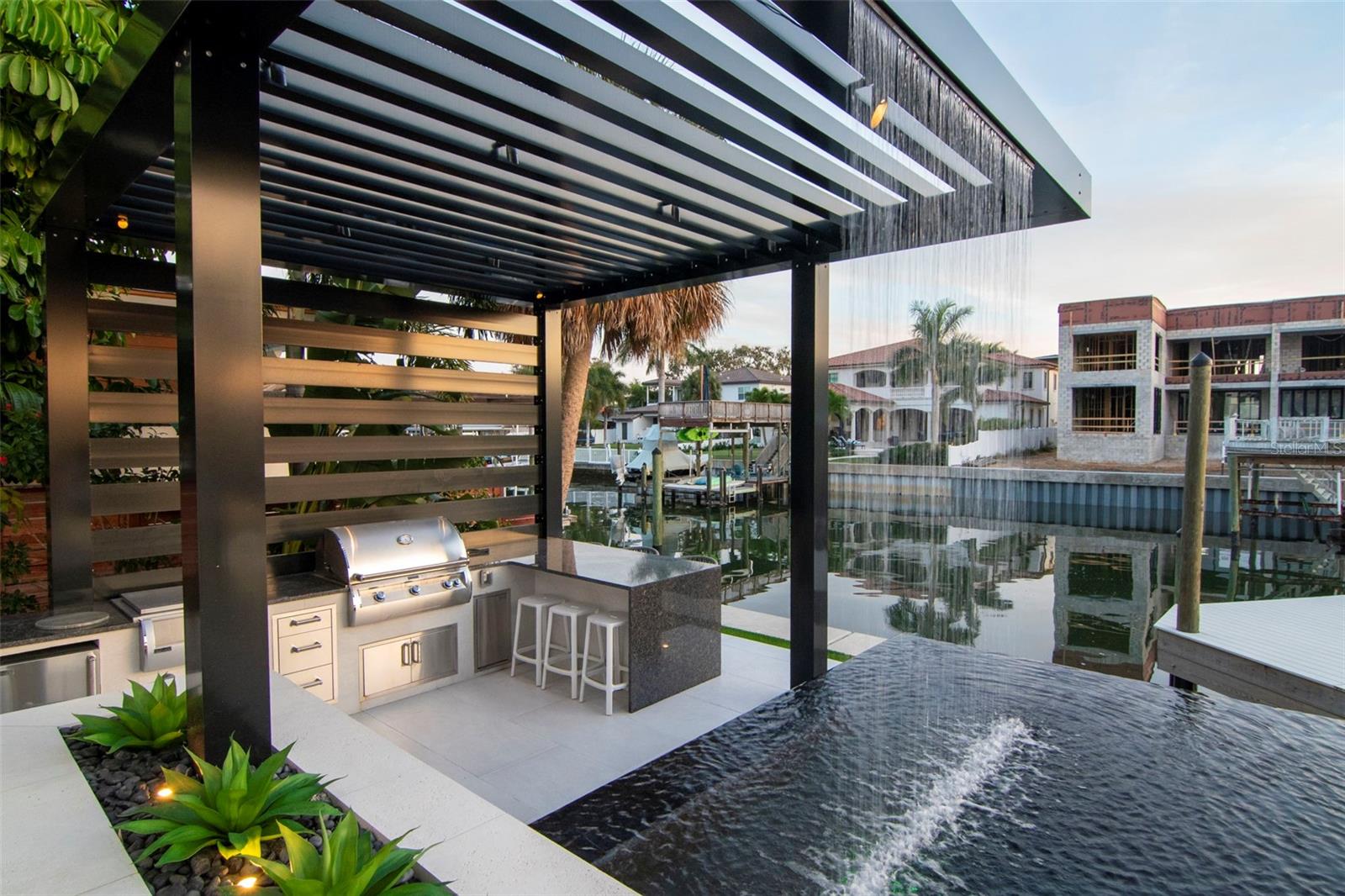 TB8473389 Property Photo