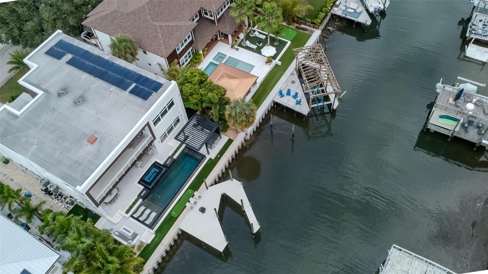 TB8473389 Property Photo