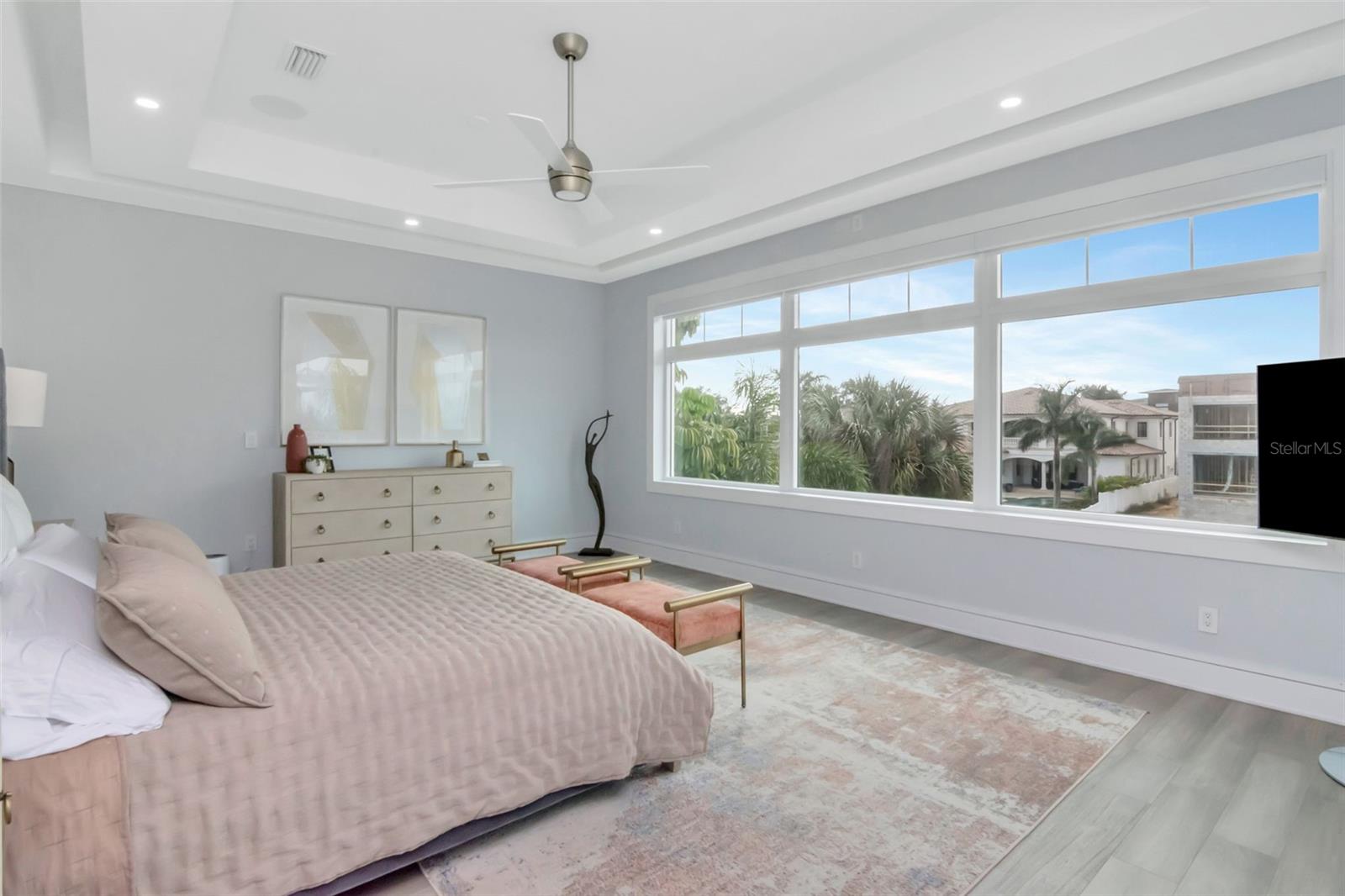 TB8473389 Property Photo