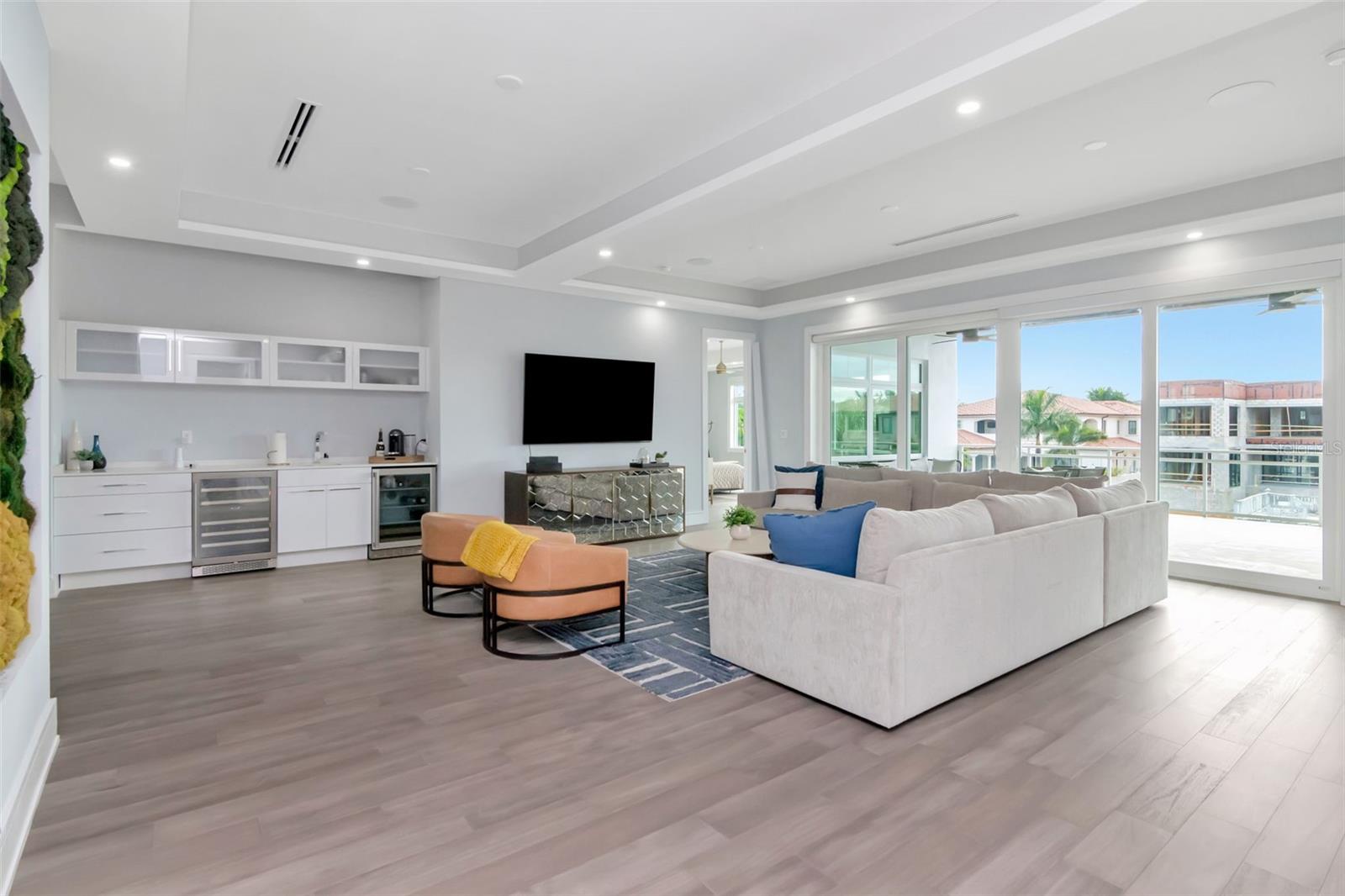 TB8473389 Property Photo