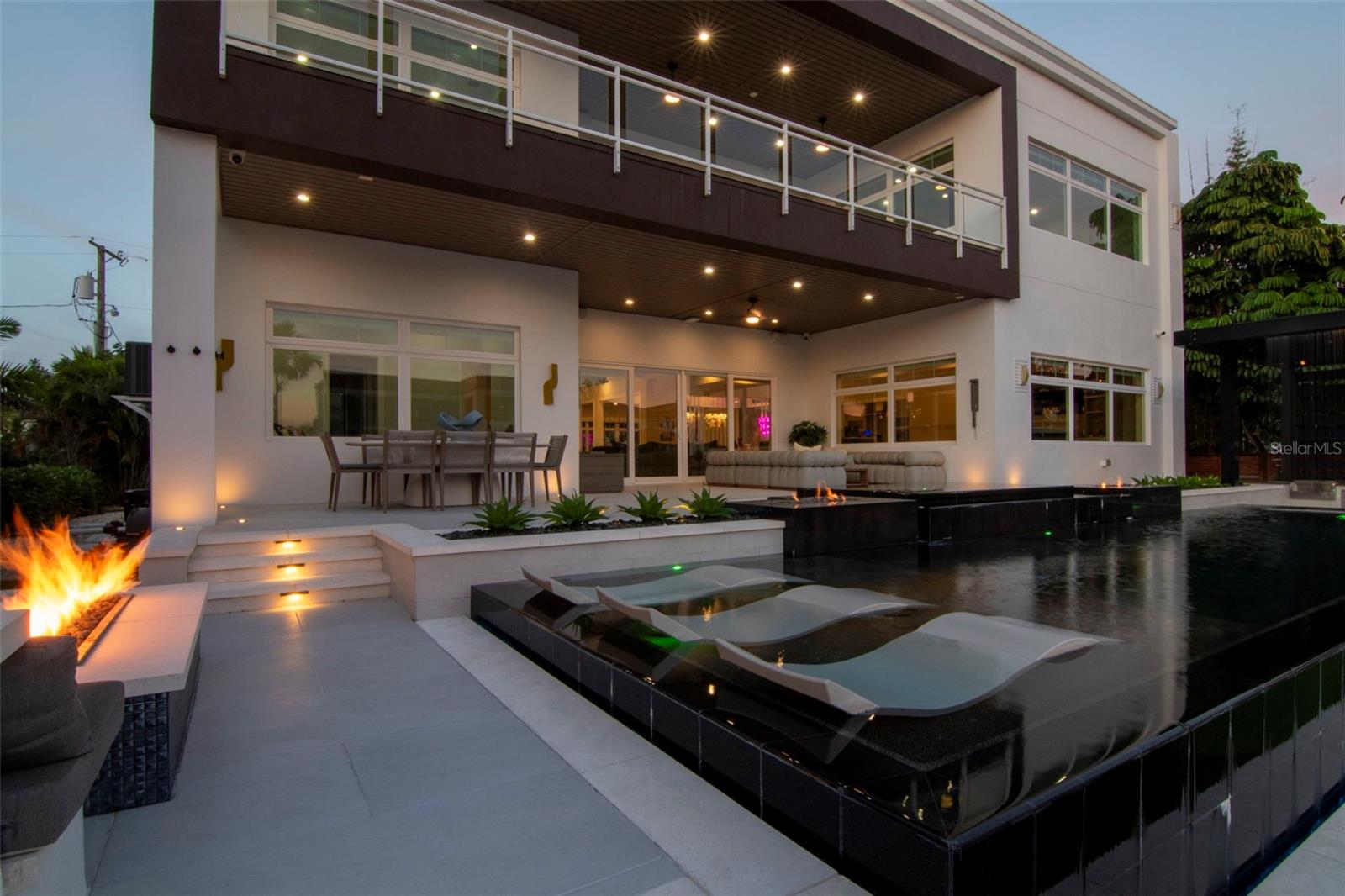 TB8473389 Property Photo