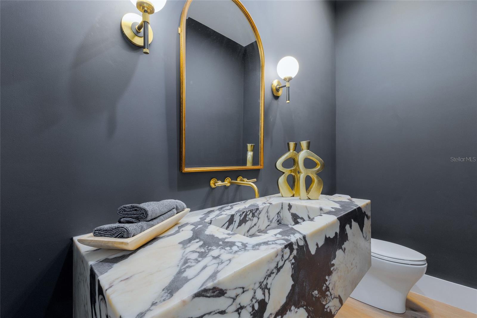 A4681496 Property Photo