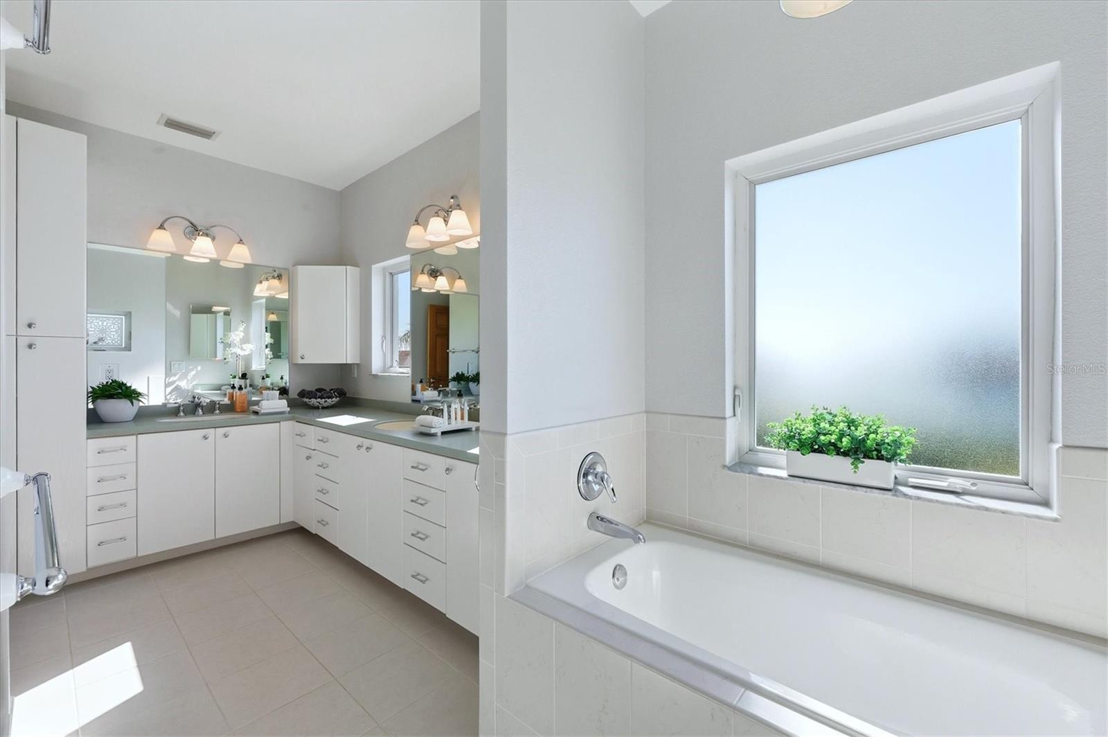 217 BANGSBERG RD SE, PORT CHARLOTTE, FL, 33952
